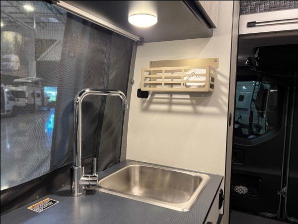 2023 Winnebago REVEL BMB44E (photo 6) — photo 6