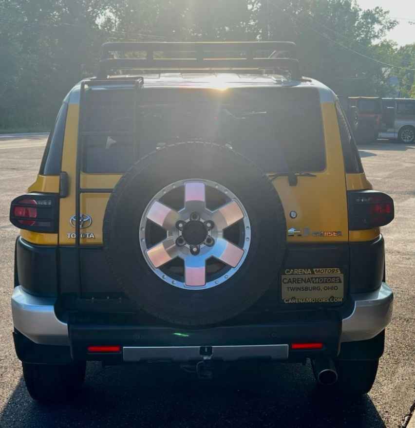Toyota FJ Cruiser Yellow
257800 mileage (photo 5) — photo 5