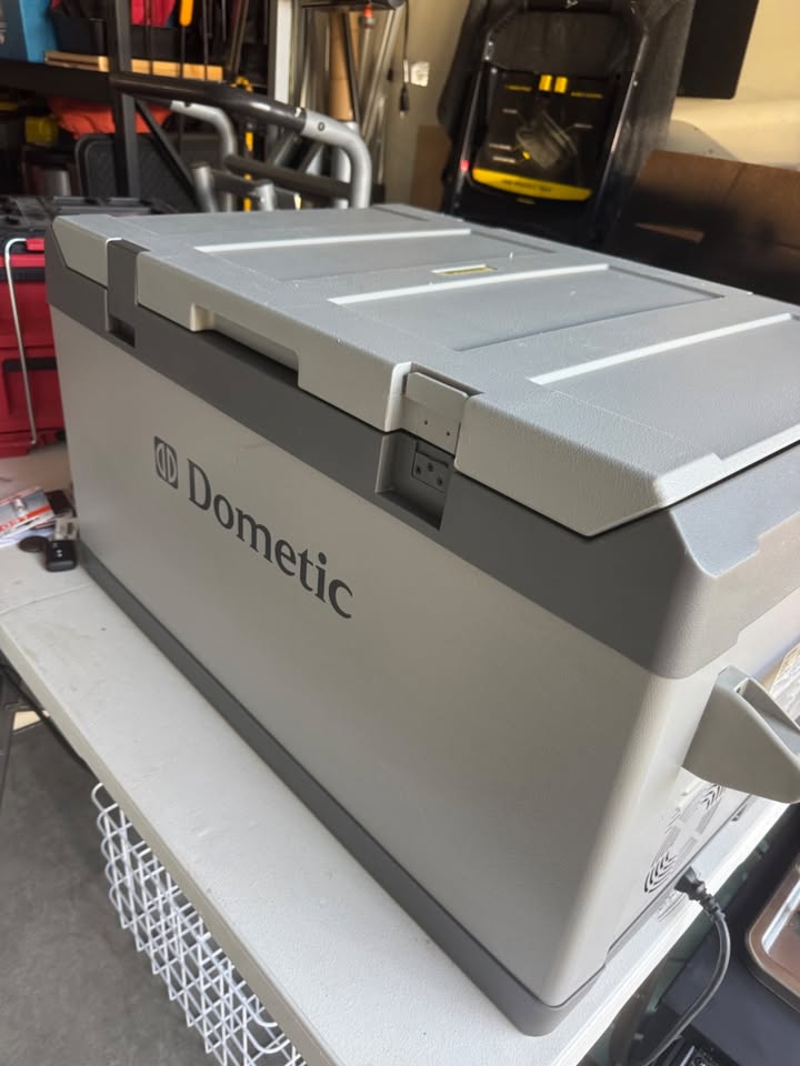 Dometic 80L 12v fridge/Freezer (photo 2) — photo 2