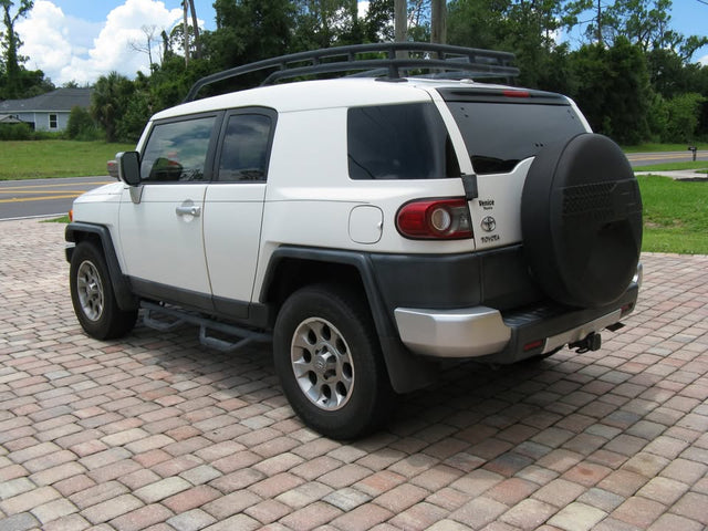 2013 Toyota FJ Cruiser — photo 3