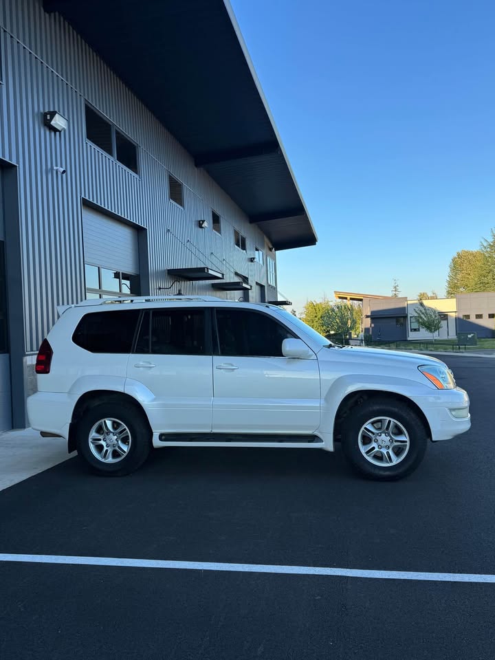 2004 Lexus GX · GX 470 Sport Utility 4D (photo 7) — photo 7