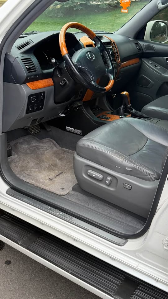 2004 Lexus GX · GX 470 Sport Utility 4D in Denver, CO (photo 6) — photo 6