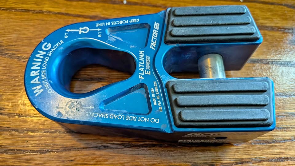 Factor 55 Flatlink E for winch - blue in Orem, UT (photo 1)