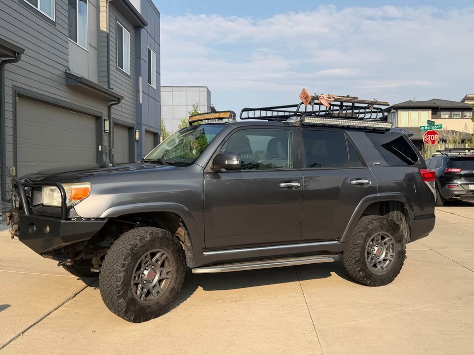 2010 Toyota 4Runner · SR5 Sport Utility 4D in Denver, CO (photo 4) — photo 4