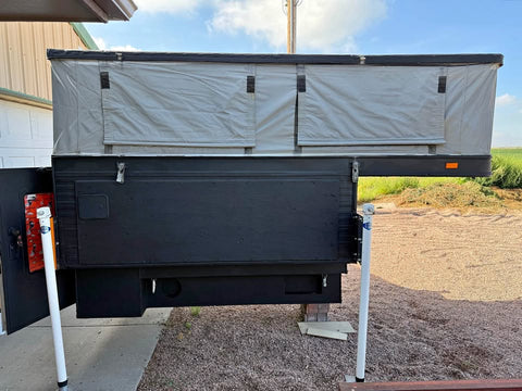 2002 Eagle Four Wheel Camper for a 6.5 foot truck box