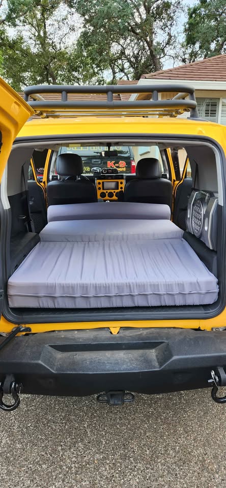 2007 Toyota FJ Cruiser · Sport Utility 2D — photo 3