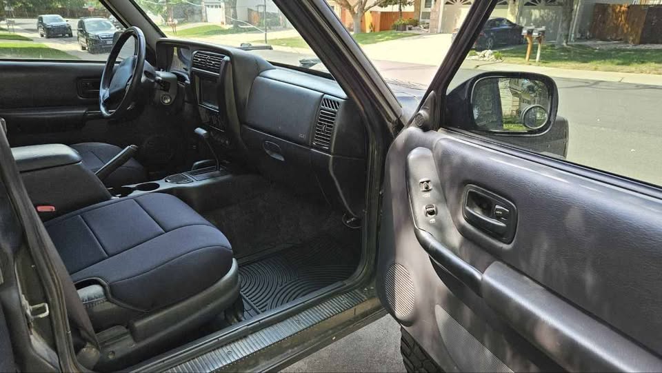 2001 Jeep Cherokee · Limited Sport Utility 4D (photo 10) — photo 10