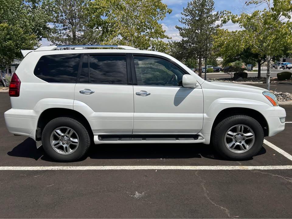 2009 Lexus GX · GX 470 Sport Utility 4D (photo 4) — photo 4