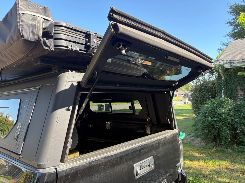 Alu Cab 6’ Contour Canopy with windows for ”3rd Gen Tacoma in Henrico, VA (photo 5) — photo 5