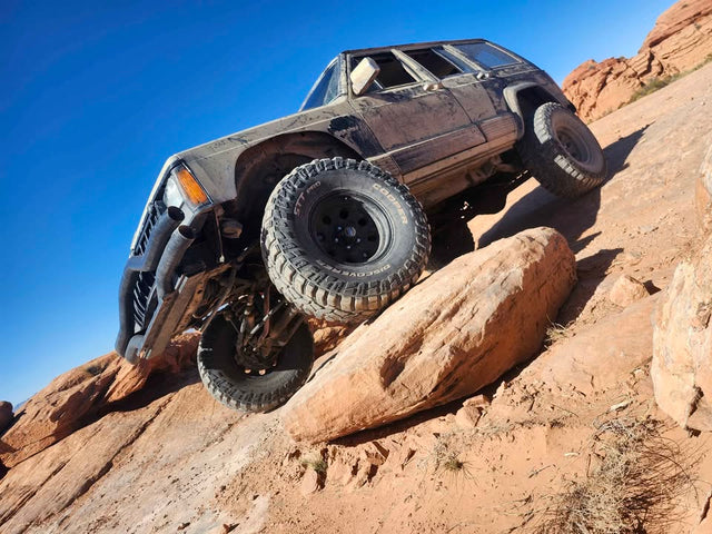 1992 Jeep Cherokee · SE Sport Utility 4D — photo 3