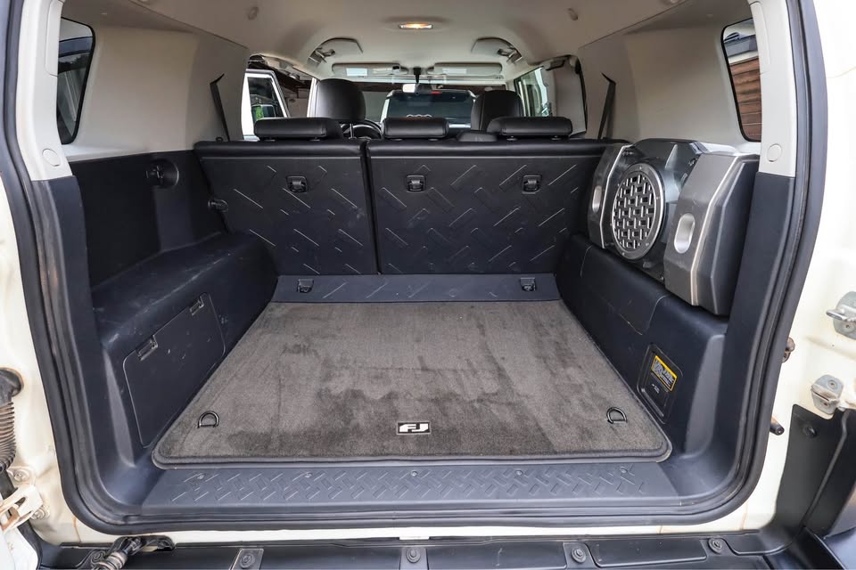 2008 Toyota FJ Cruiser in San Diego, CA (photo 8)