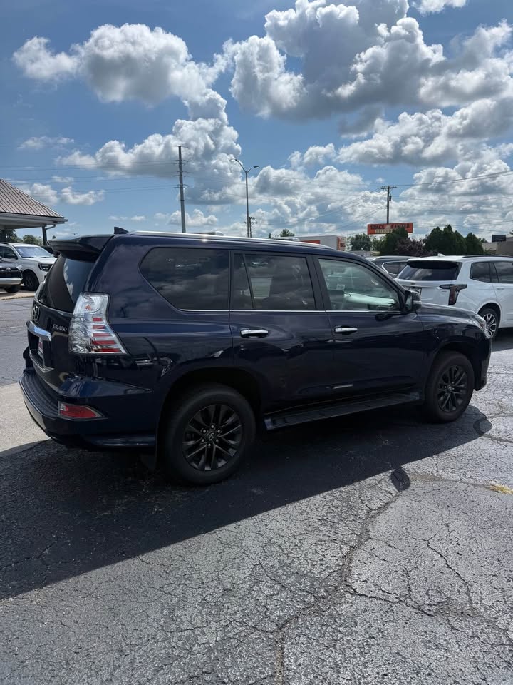 2023 Lexus GX · GX 460 Premium Sport Utility 4D in Lexington, KY (photo 4) — photo 4