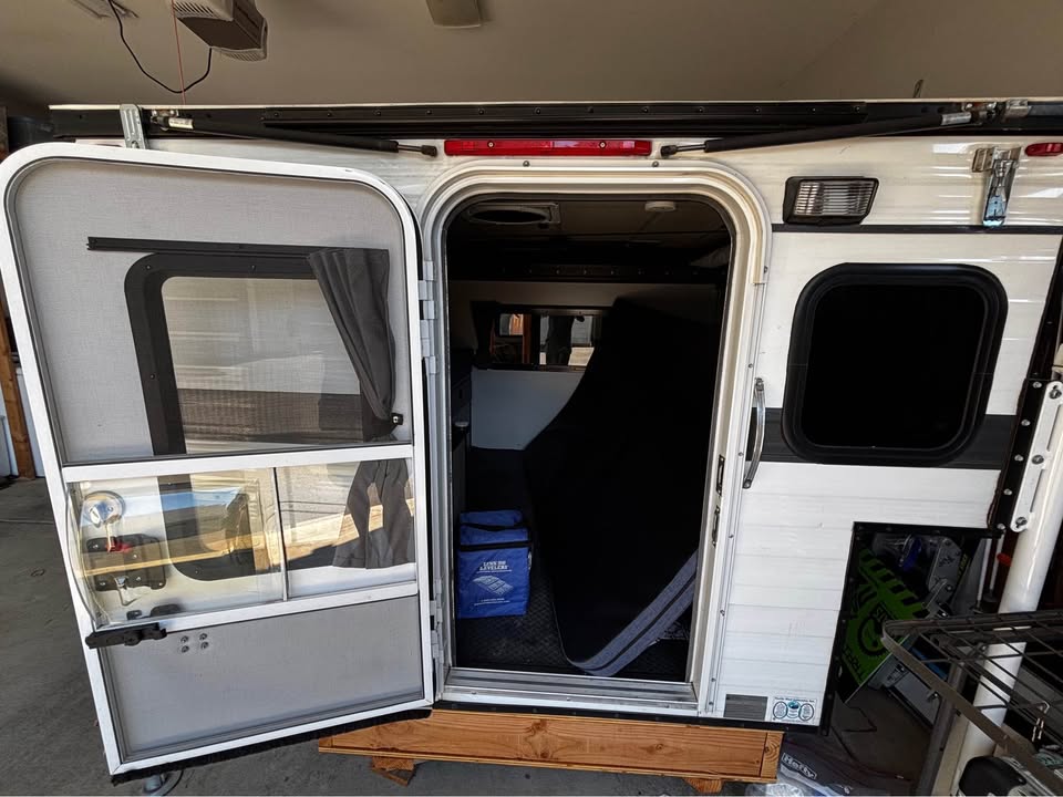 Four Wheel Camper - 2021 Hawk Shell near Hood River, OR (photo 8) — photo 8