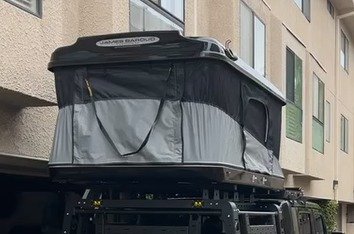 Best Rooftop Tent - James Baroud Evasion Series - Evo, Medium Black LIKE NEW in Sherman Oaks, CA (photo 7) — photo 7