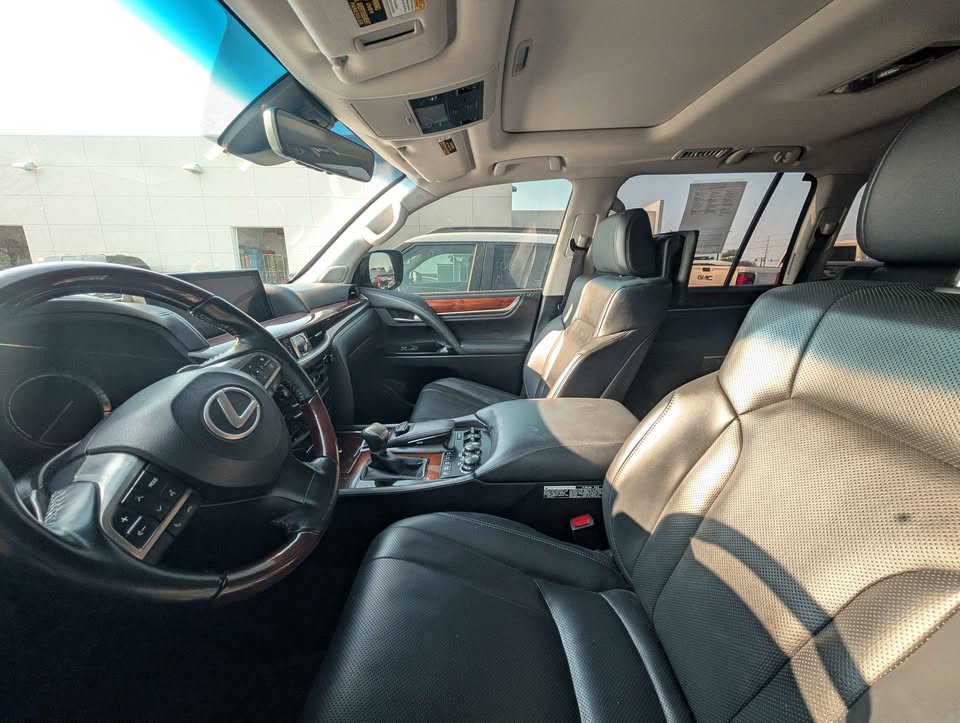2017 Lexus LX LX 570 Sport Utility 4D (photo 8) — photo 8
