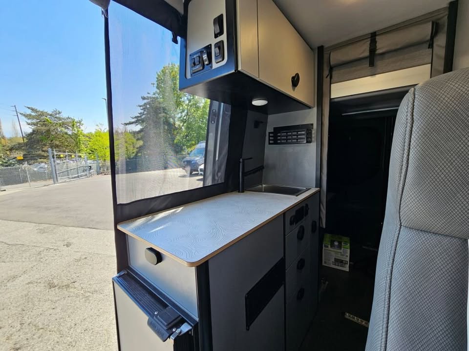 Used Class B Diesel - 2025 Winnebago Revel 44E LOTS OF UPGRADES in Kent, WA (photo 7) — photo 7