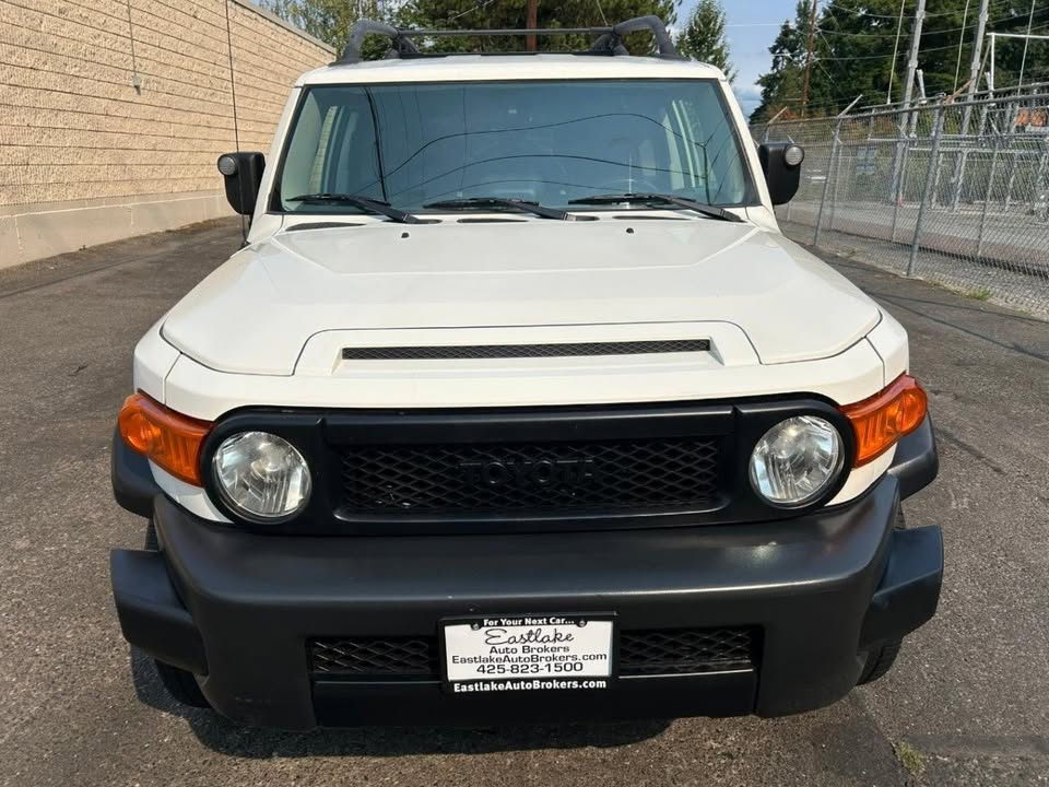 2012 Toyota FJ Cruiser AT (photo 2) — photo 2