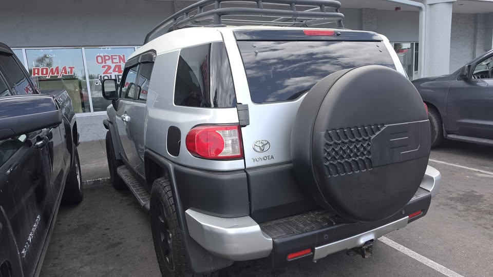 2007 Toyota FJ Cruiser · Sport Utility 2D in Lakewood, CO (photo 2) — photo 2