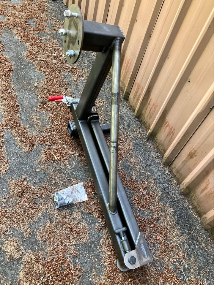 Swing Out Tire Carrier in Poulsbo, WA (photo 3)