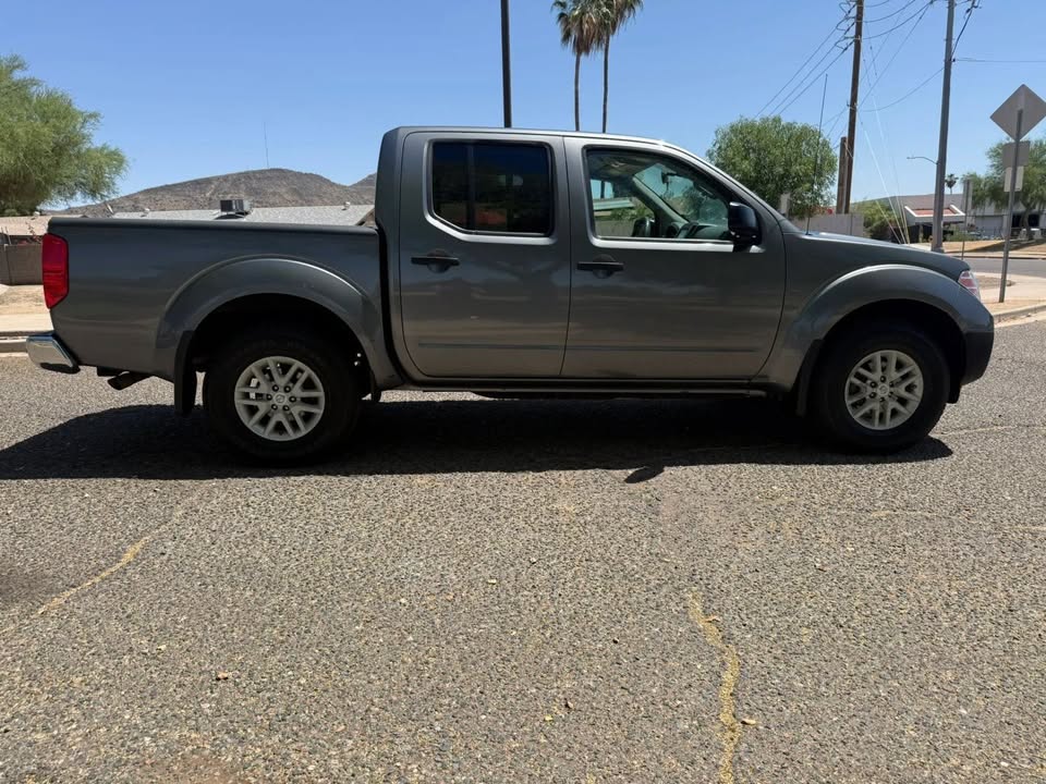 2019 Nissan Frontier Crew Cab SV Pickup 4D 5 ft in Phoenix, AZ (photo 8)