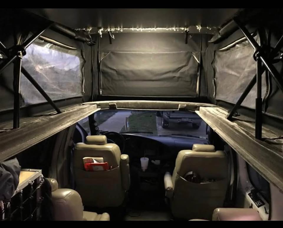 2005 Ford E350 Super Duty Passenger · XL Van 3D in Melrose, MA (photo 7) — photo 7