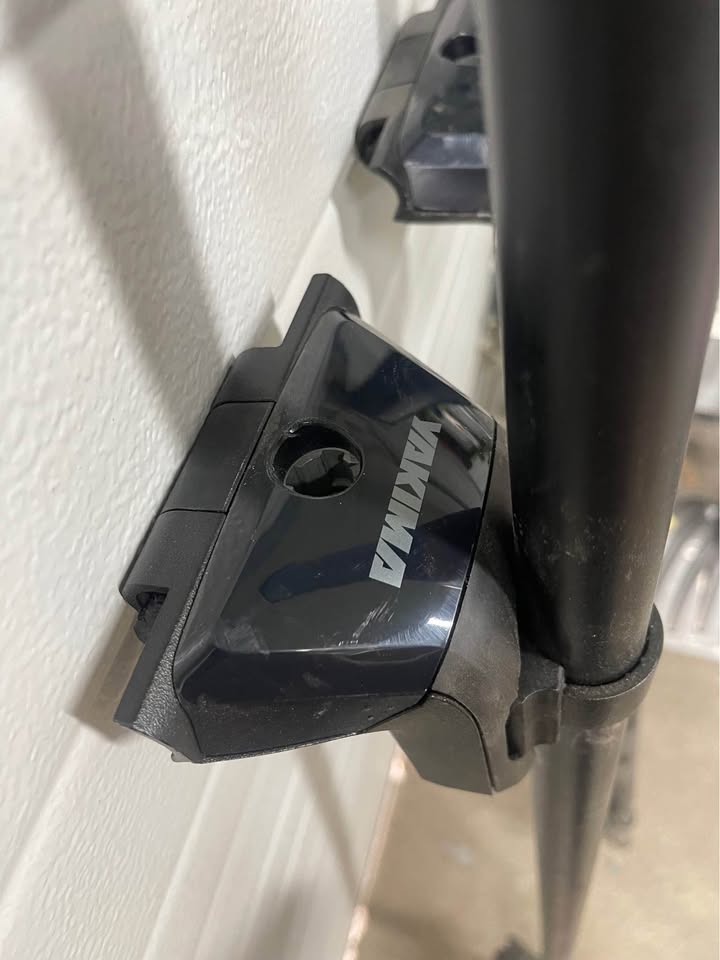 Yakima roof rack landing pads and cross bars in Arvada, CO (photo 3)