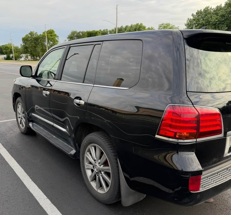 2009 Lexus LX · LX 570 Sport Utility 4D in Sacramento, CA (photo 4) — photo 4