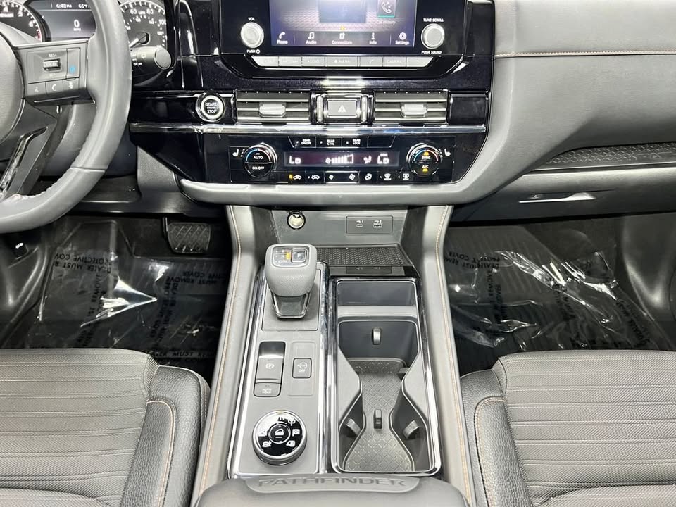 2024 Nissan Pathfinder Rock Creek 25024 Miles (photo 8) — photo 8