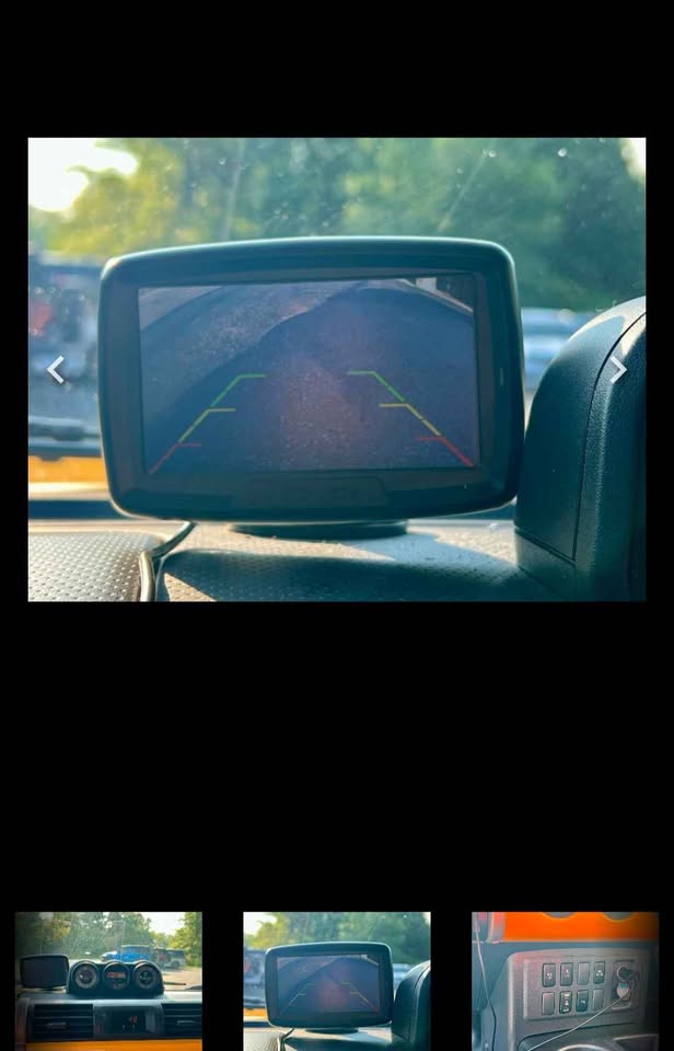Toyota FJ Cruiser Yellow
257800 mileage (photo 3) — photo 3