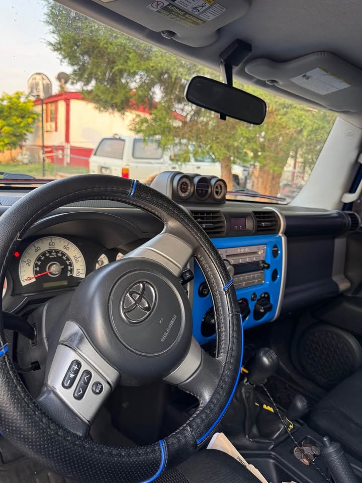 2007 Toyota FJ Cruiser · Sport Utility 2D in Denver, CO (photo 3) — photo 3