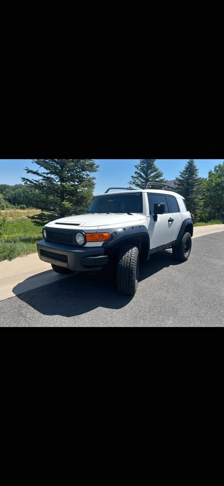 2013 Toyota FJ Cruiser · Sport Utility 2D (photo 1) — photo 1