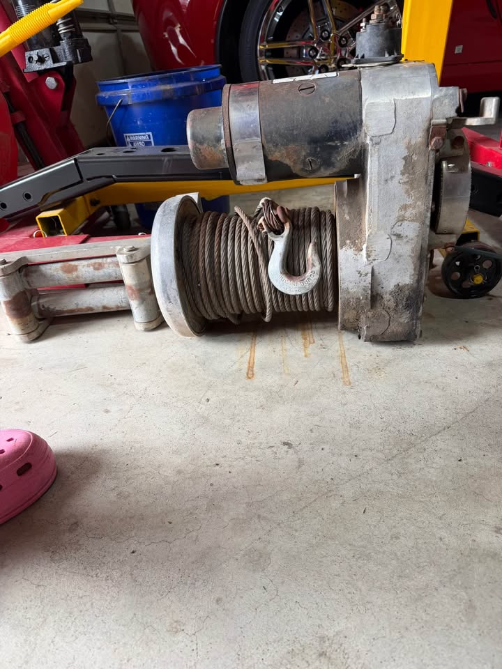 Vintage Belleview-Warn 6000 1bs. Winch in Rigby, ID (photo 2)