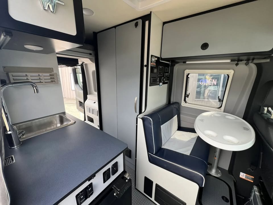 2021 Mercedes-Benz 4x4 winnebago revel 44e in Lynnwood, WA (photo 9) — photo 9
