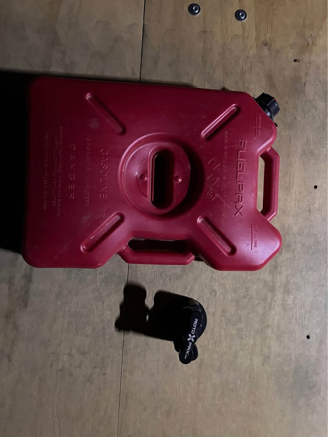 Fuelpax byRotopax 2.5 gal fuel can with mount RX-DLX — photo 3
