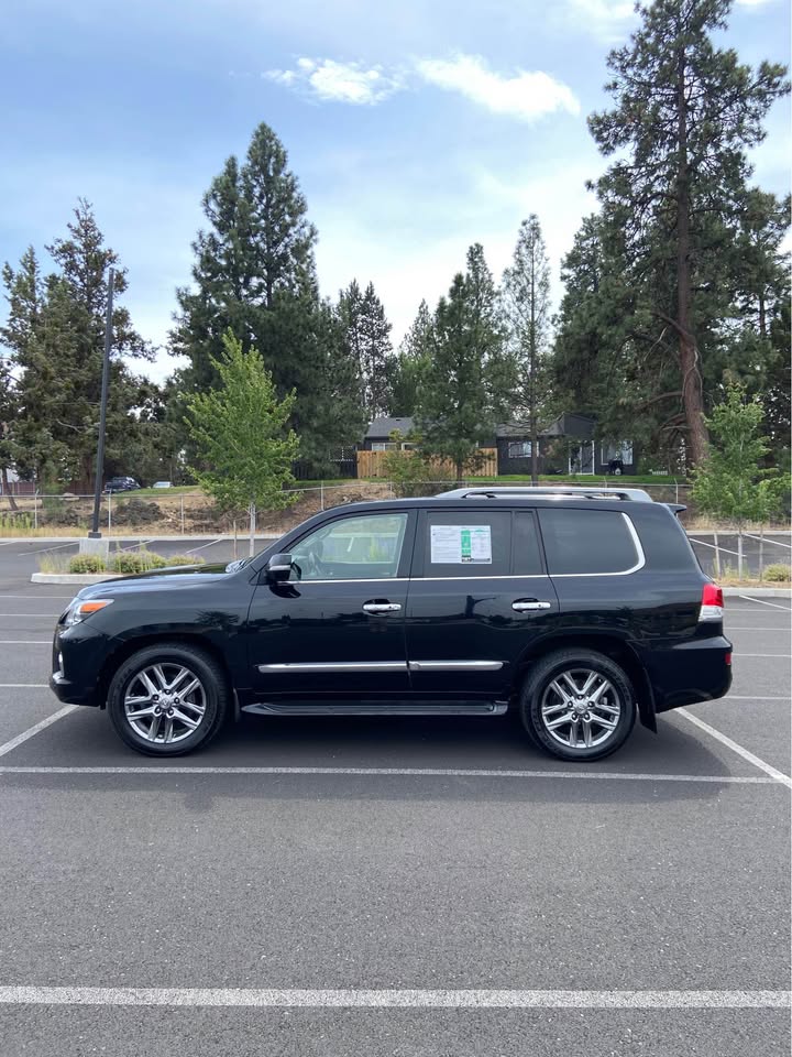2014 Lexus LX · LX 570 Sport Utility 4D in Bend, OR (photo 8) — photo 8