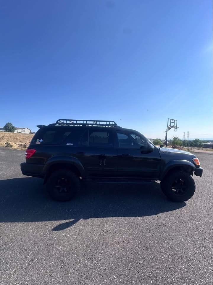2001 Toyota Sequoia · SR5 in Aurora, CO (photo 4)