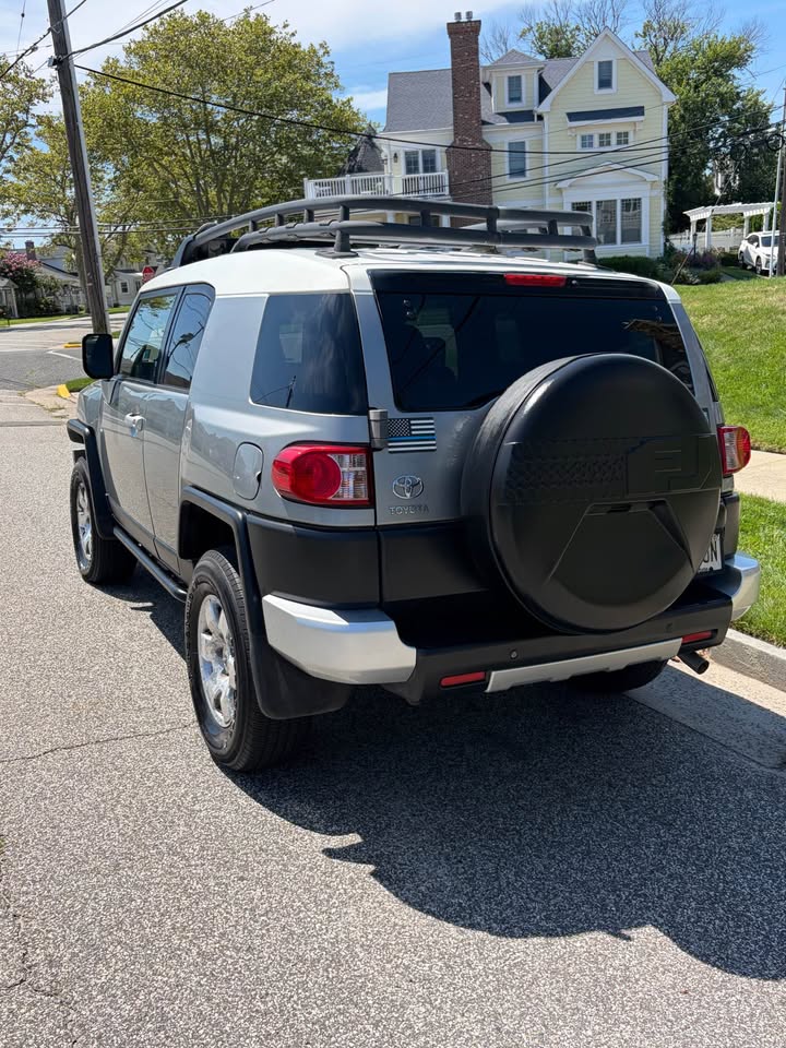 2010 Toyota FJ Cruiser in Avon-by-the-Sea, NJ (photo 4) — photo 4
