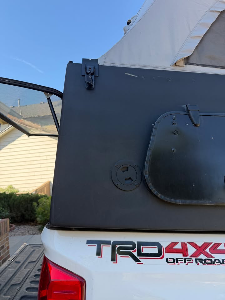 FlipPac Pop-Up Truck Camper – 6.5’ Bed – Toyota Tundra / Full Size Truck in Littleton, CO (photo 9) — photo 9