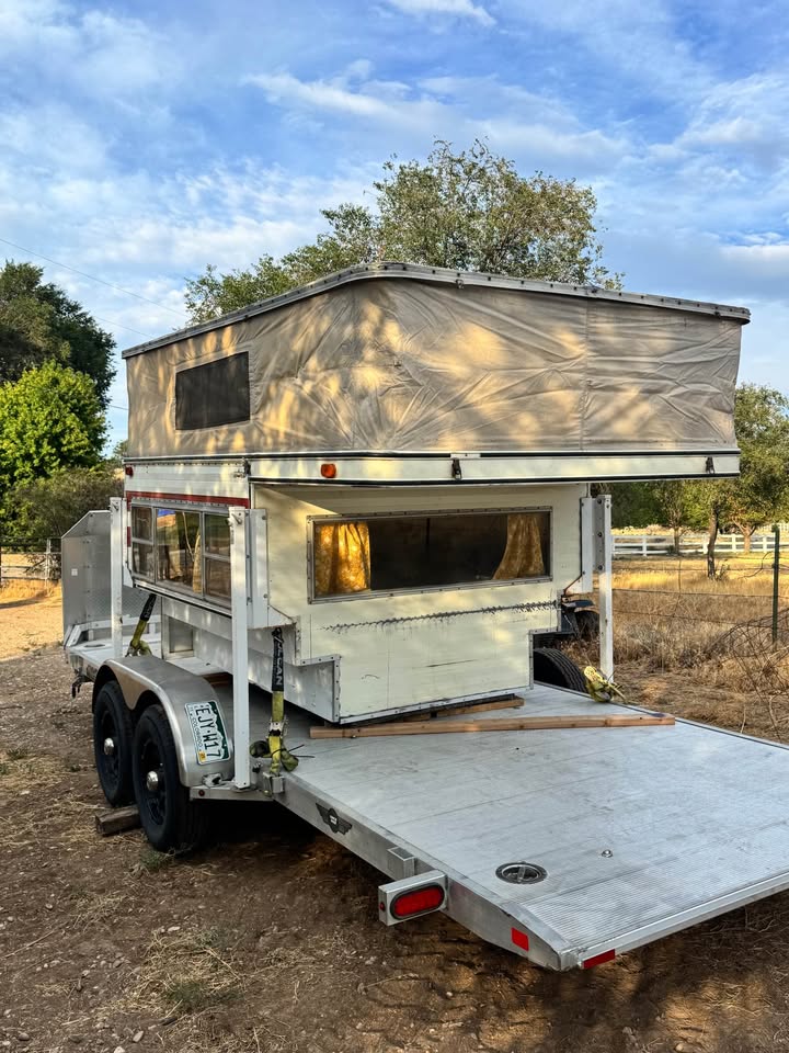 1988 Four Wheel Campers hawk (photo 7) — photo 7