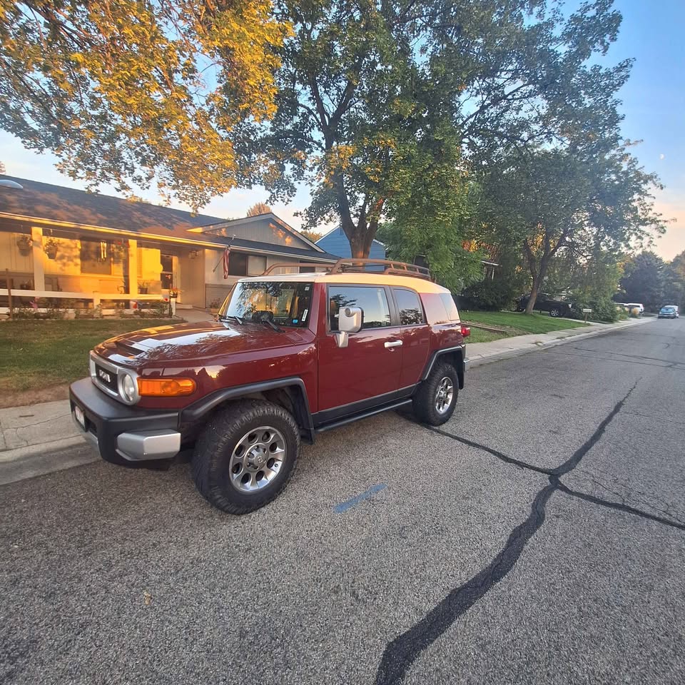 2011 Toyota FJ Cruiser · Sport Utility 2D in Boise, ID (photo 2) — photo 2