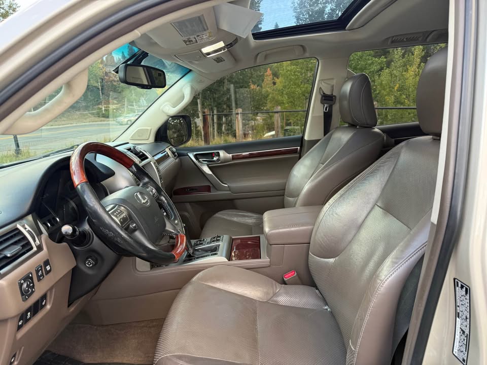 2010 Lexus GX · GX 460 Premium Sport Utility 4D in Breckenridge, CO (photo 5) — photo 5