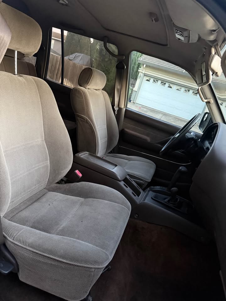 1993 Toyota Landcruiser · LOW MILES CLEAN / STOCK /7 PASSG in Stateline, NV (photo 8) — photo 8