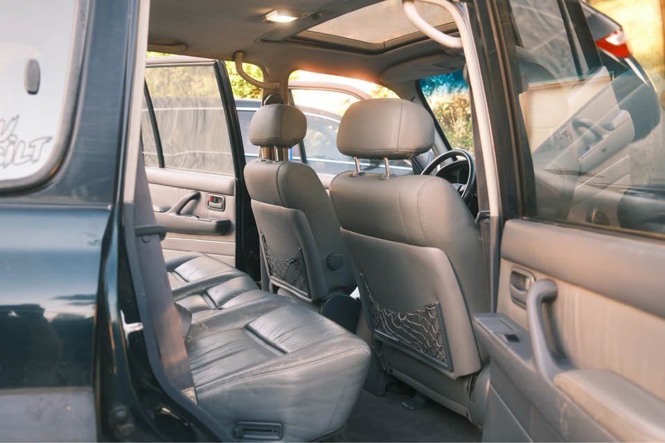 1994 Toyota Landcruiser · Sport Utility 4D in Tumwater, WA (photo 8) — photo 8