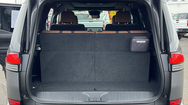 2024 Lexus GX Luxury (photo 12) — photo 12
