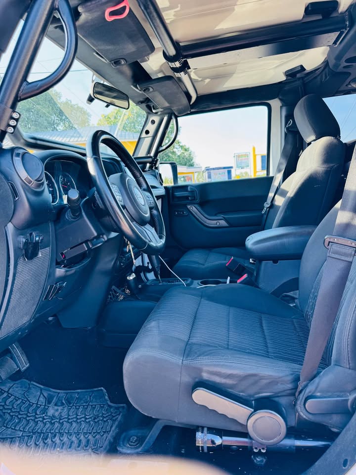 2011 Jeep Wrangler Unlimited · Sport S (JK) Sport Utility 4D in Boerne, TX (photo 5) — photo 5
