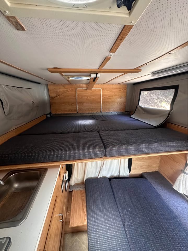 2004 Four Wheel Camper -Hawk in Oakland, CA (photo 8)