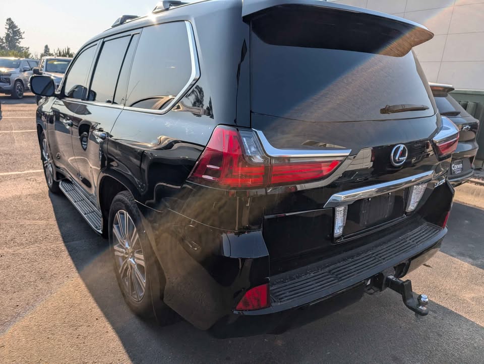 2017 Lexus LX LX 570 Sport Utility 4D (photo 6) — photo 6