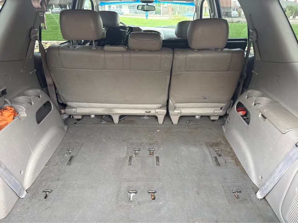 2004 Toyota Sequoia · SR5 Sport Utility 4D in Scottsdale, AZ (photo 10) — photo 10