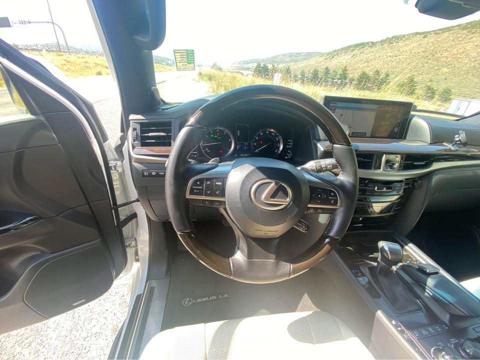 2020 Lexus LX · LX 570 Sport Utility 4D (photo 8) — photo 8