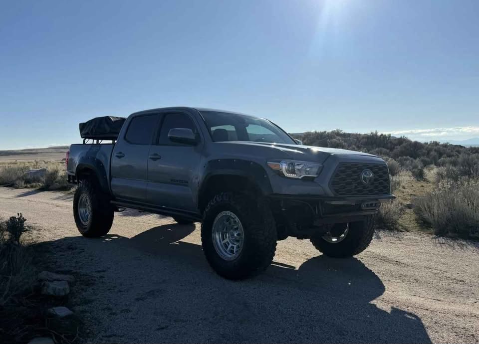 2020 Toyota Tacoma Double Cab TRD OFF-ROAD 4X4 in Arvada, CO (photo 2)
